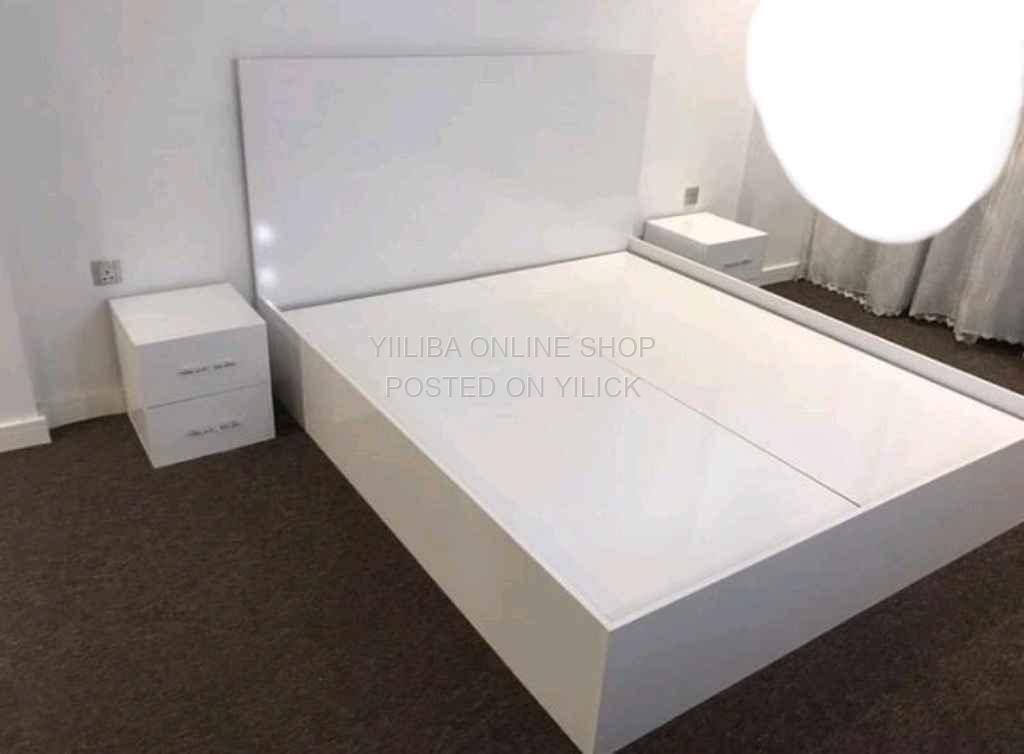 White strong wooden bed 5x6