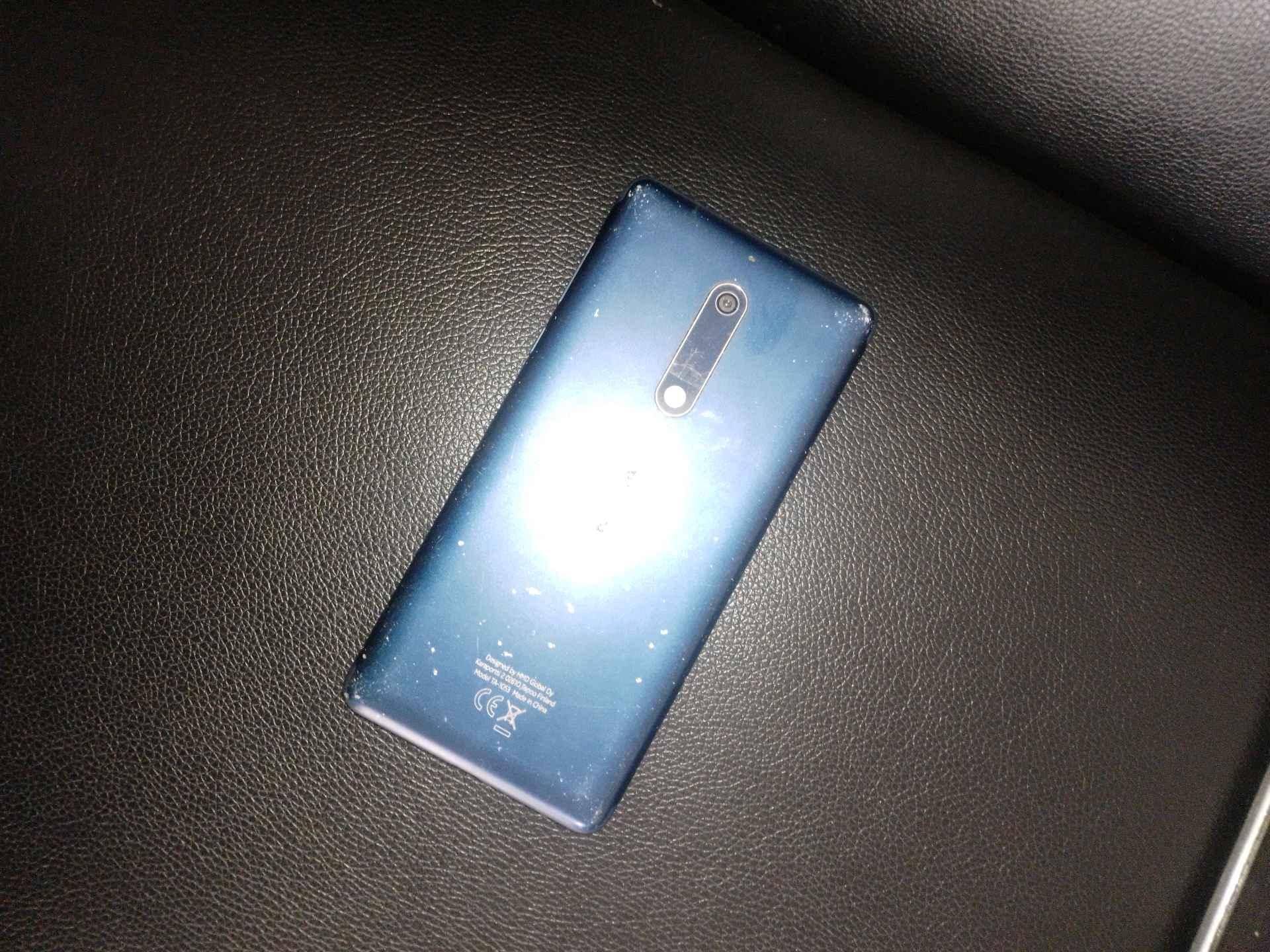 3 Second hand phones on sell; Nokia, HTC