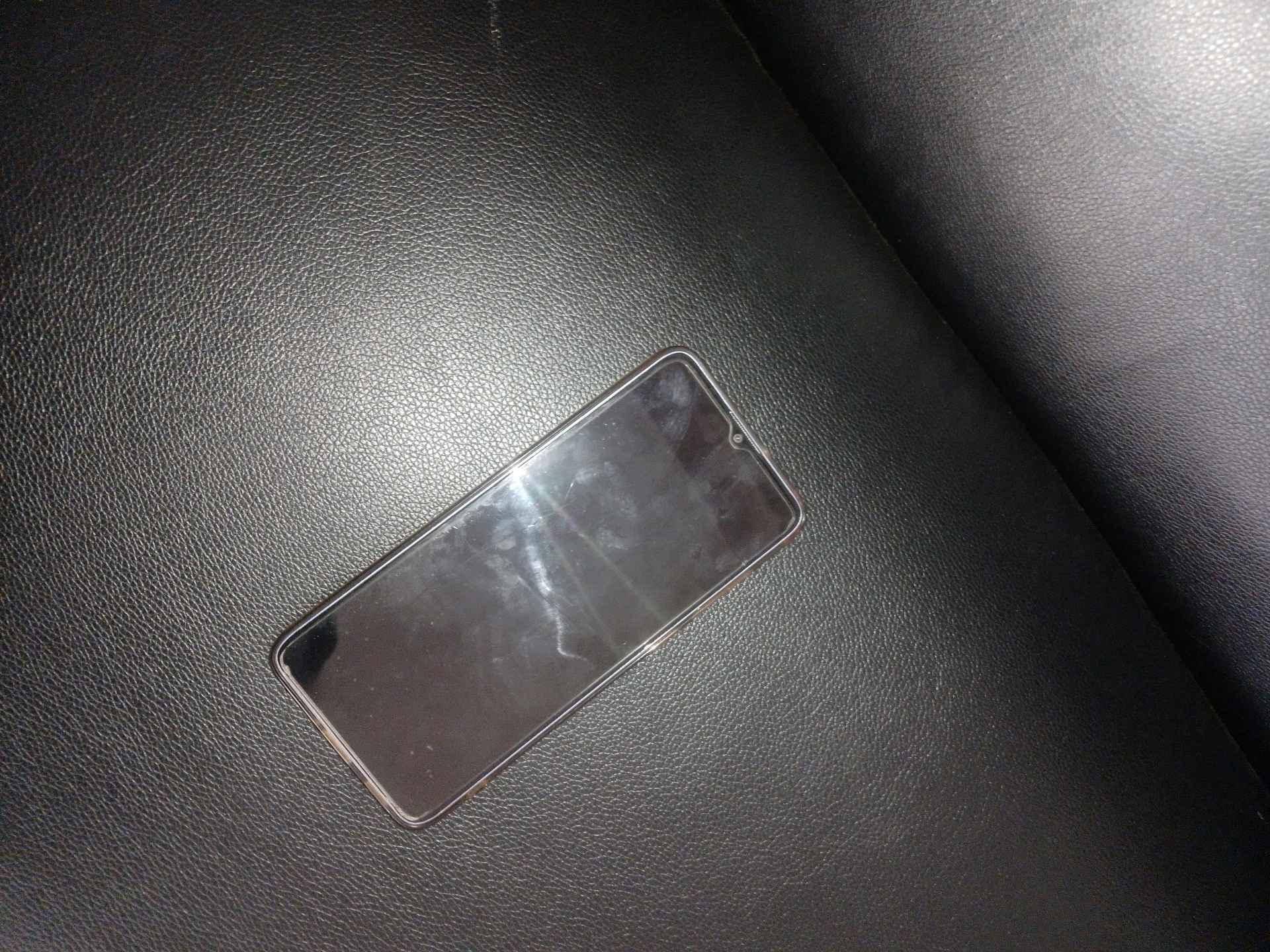 3 Second hand phones on sell; Nokia, HTC
