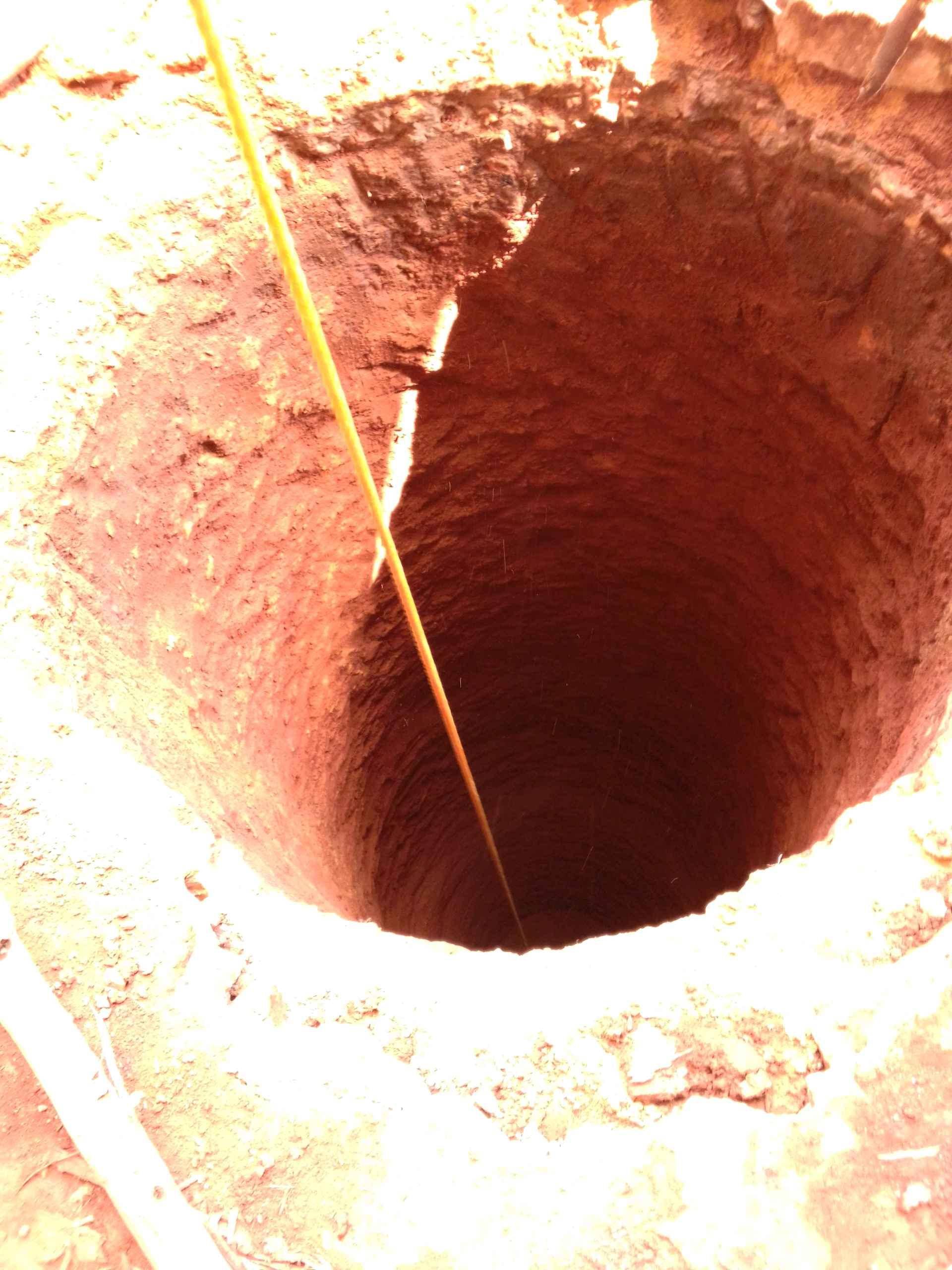 We dig bore hole at 4M