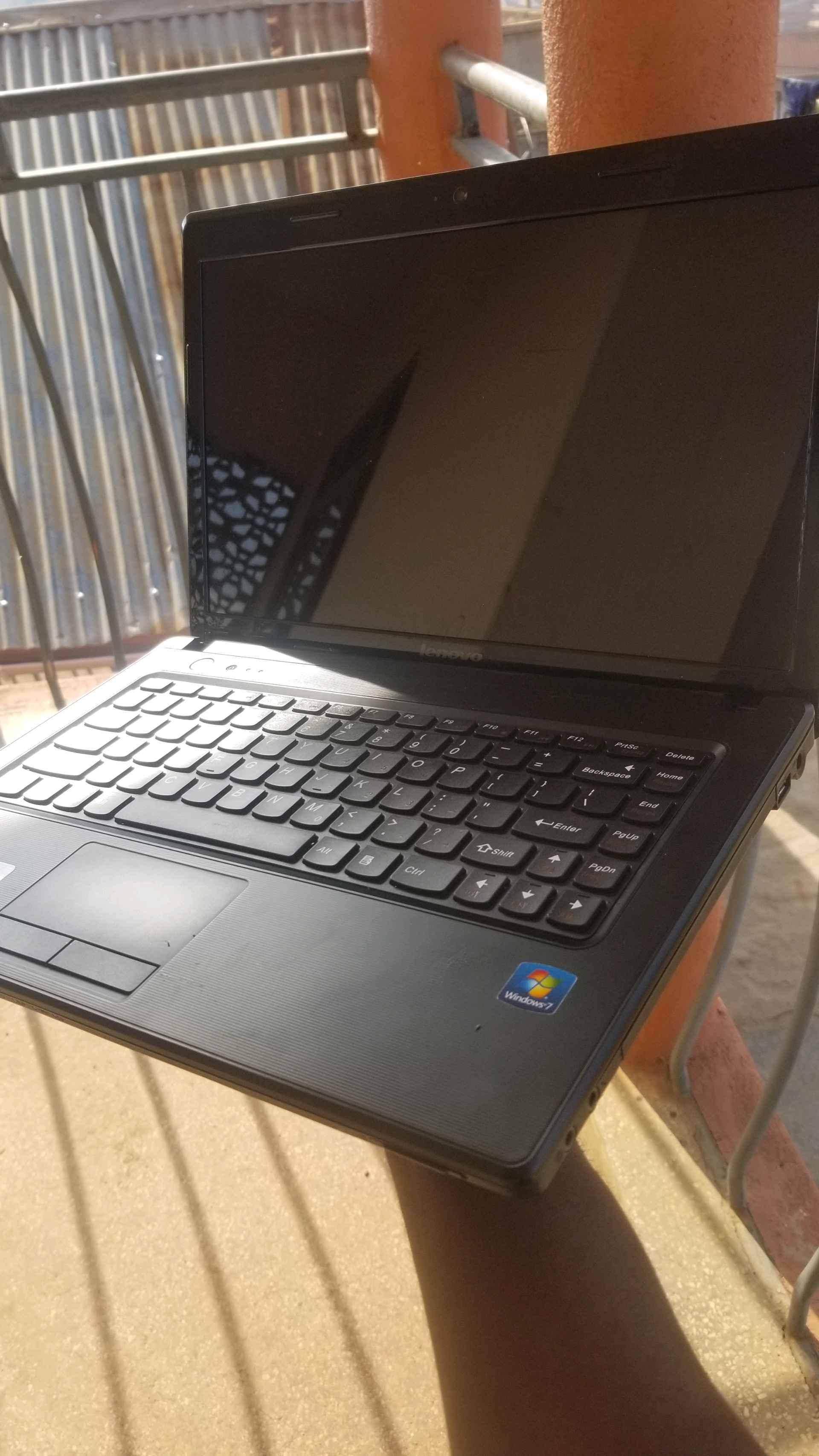 Lenovo g475 Laptop