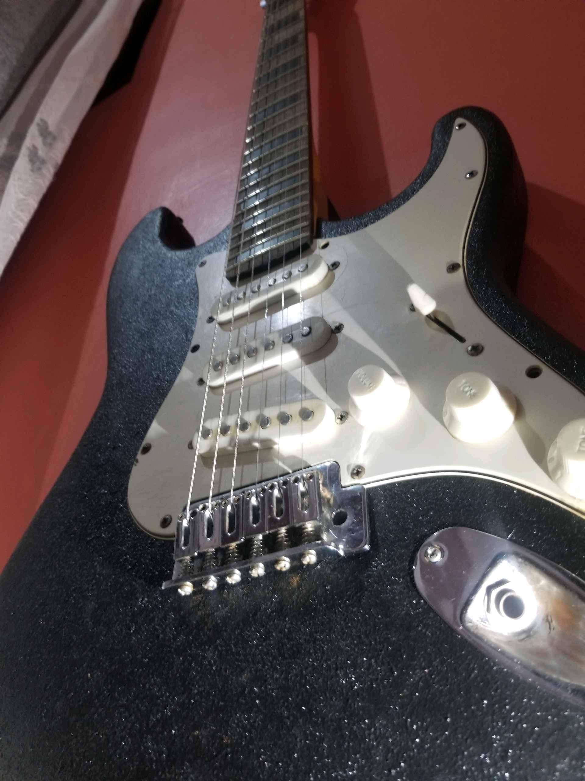 Electric solo guitar