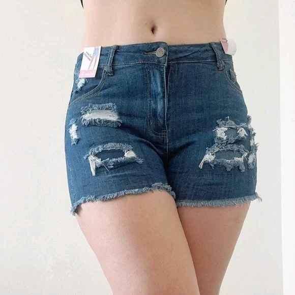 wear be unique,smart and feel authentic