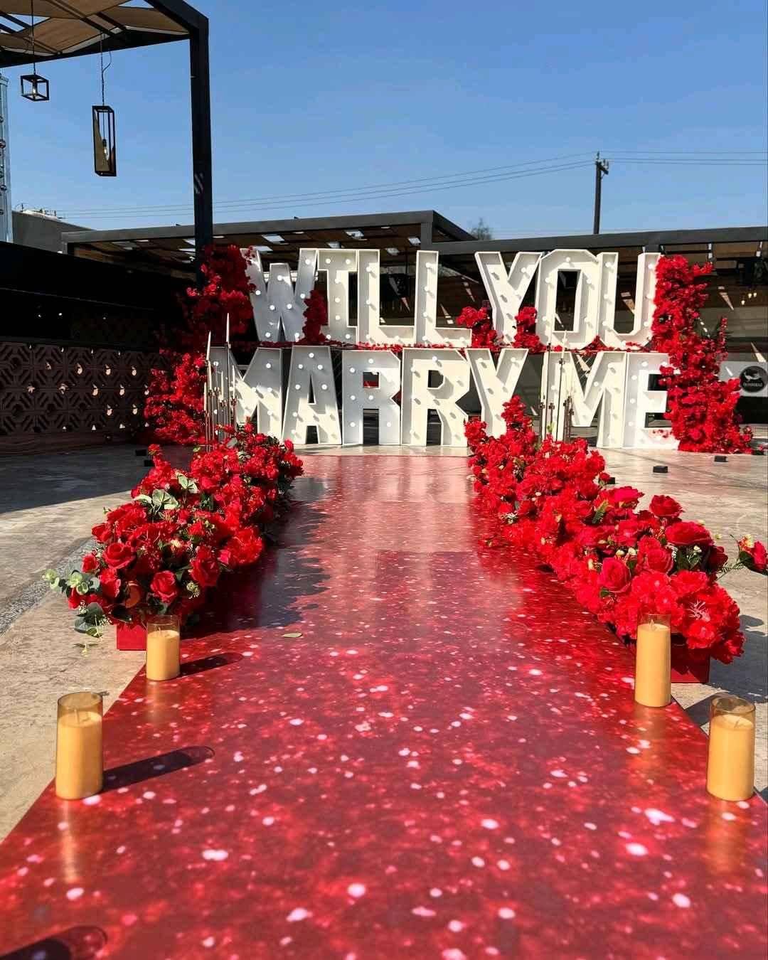 Decorations at negotiable price