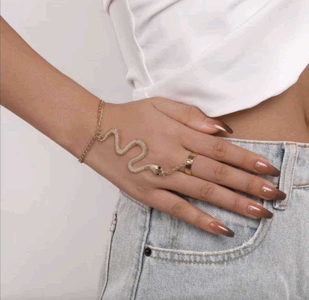 Women snake bracelet connecting finger ring hand jewelry
