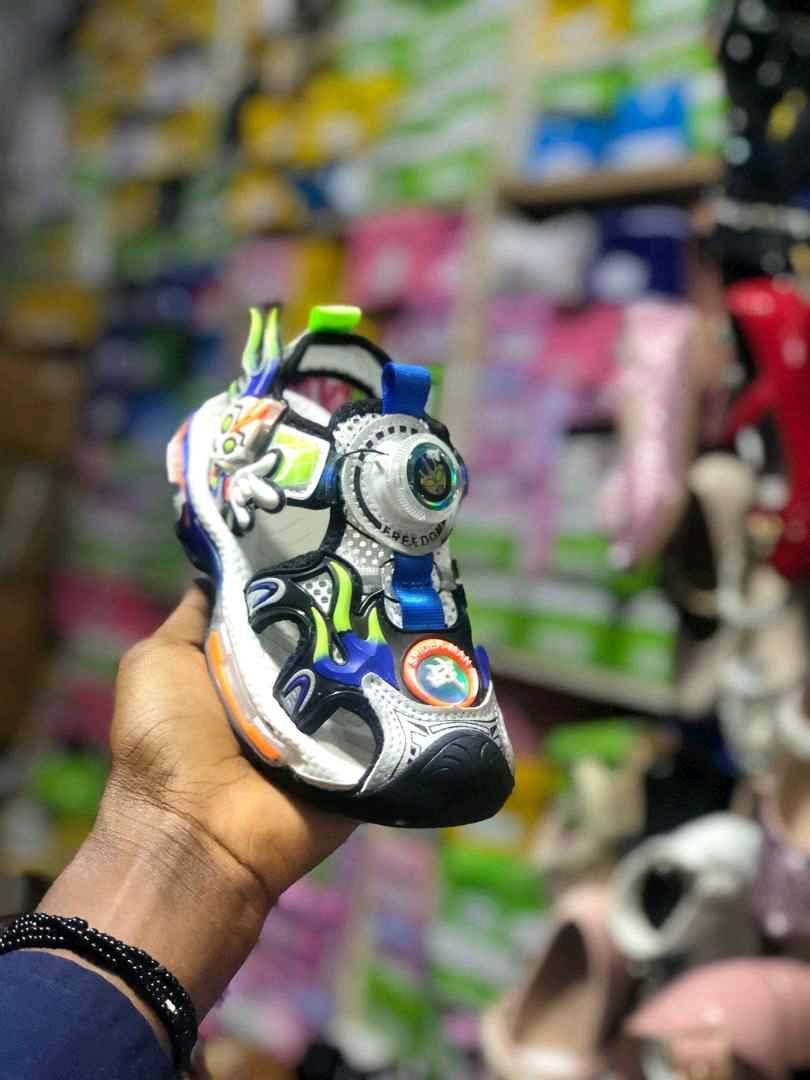 children's shoes