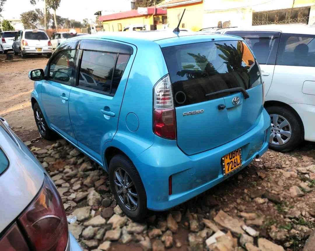 Toyota passo in blue colour