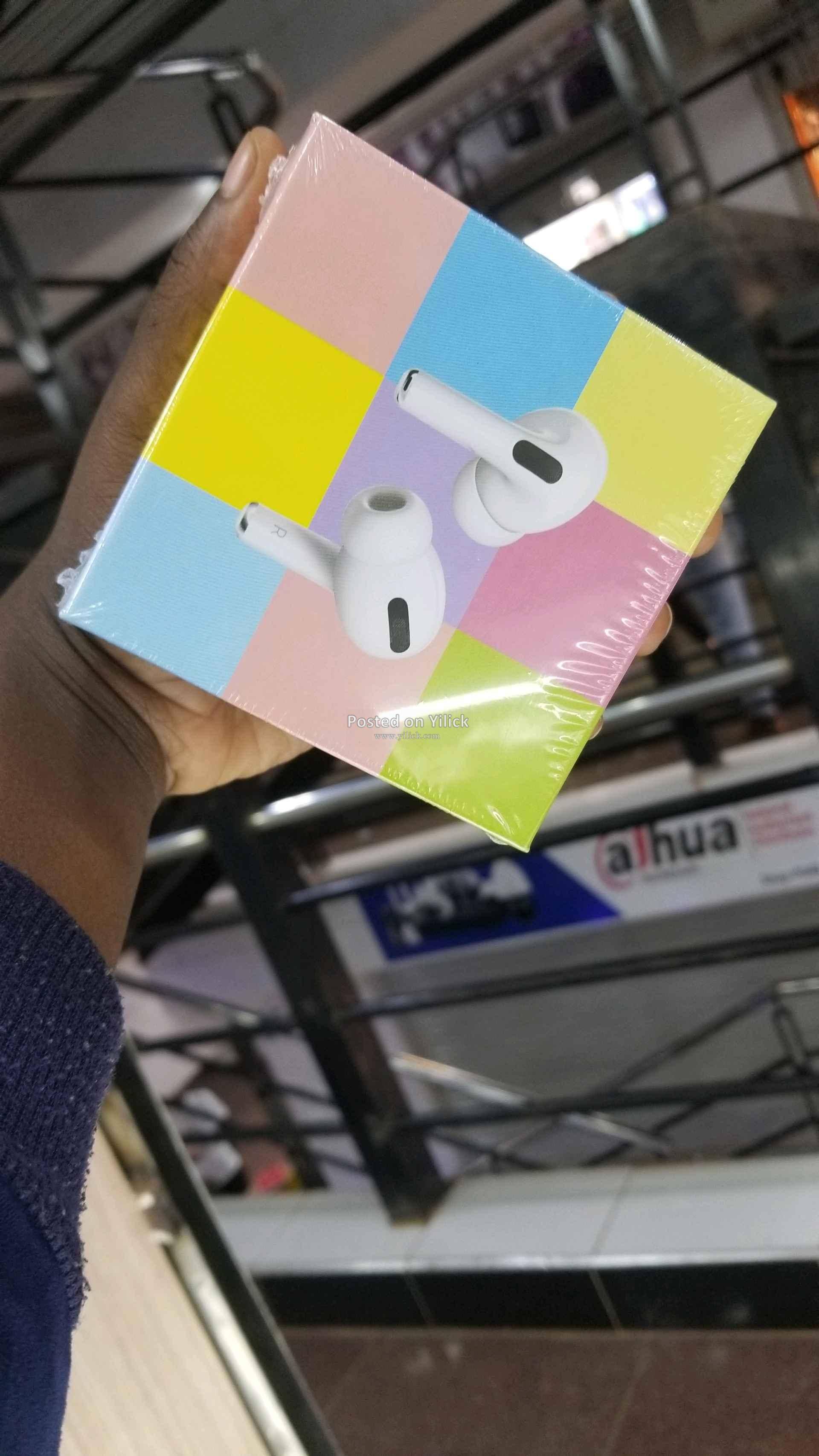 True wireless Airpods
