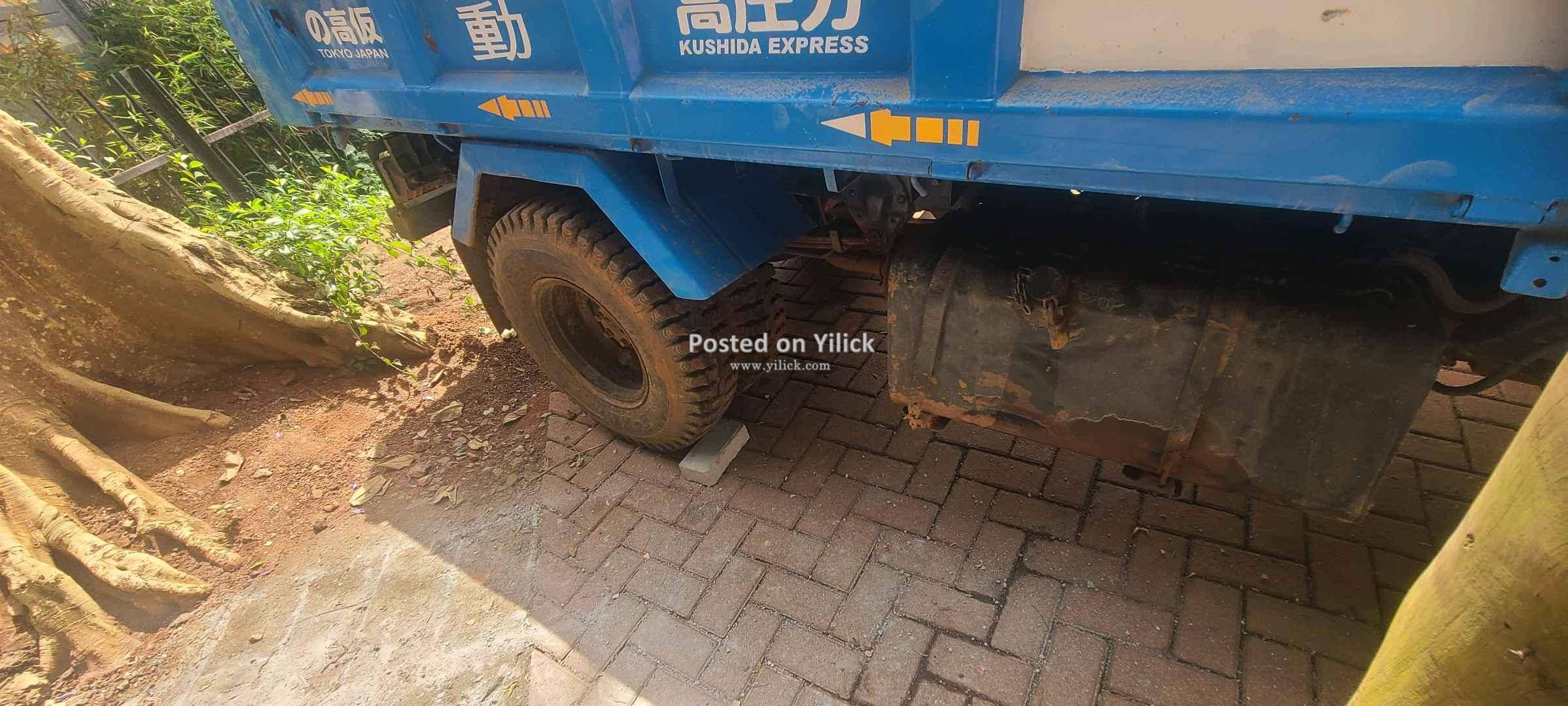Isuzu elf tipper or dumper