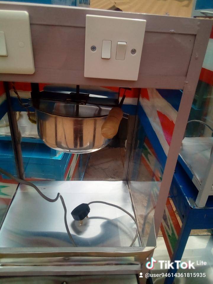 popcorn machines 