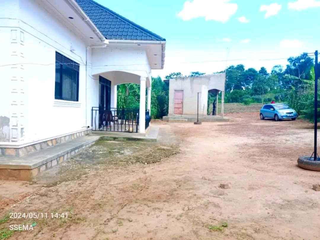 4 Bedroomed Country Home in Mityana