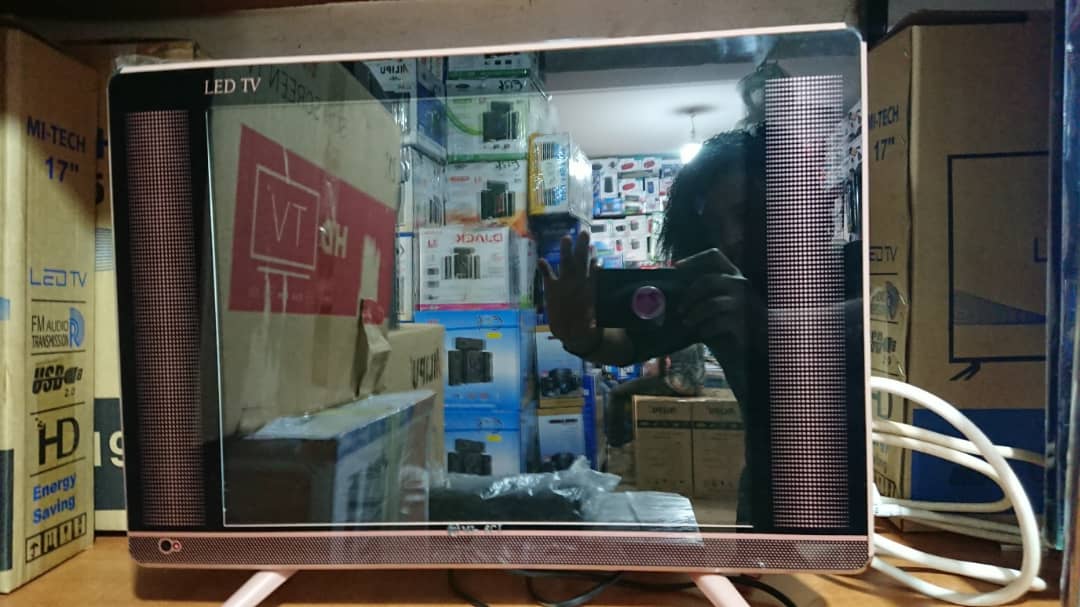 17 inch TV with free to air inbuilt